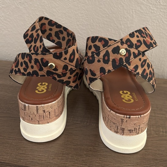 Women’s GBG Los Angeles Platform Sandals, Animal Print, Size 11 - Picture 4 of 9